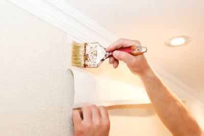 Pose de papier peint à Île-d'Houat — revêtements muraux et toiles de verre